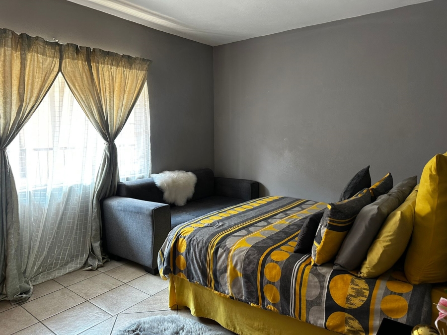 2 Bedroom Property for Sale in Rustenburg Central North West